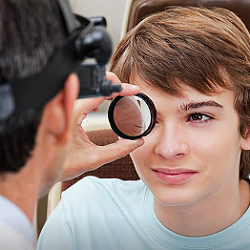 Правда или миф: можно ли вылечить близорукость черникой, упражнениями и каплями